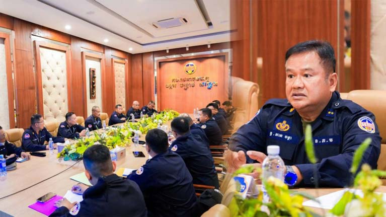 ប្រតិភូ​ក្រុមការងារ​ជំនាញ កងរាជអាវុធហត្ថ​លើ​ផ្ទៃ​ប្រទេស ដឹ អញ្ជើញ​ចុះ​ត្រួតពិនិត្យ និង វាយតម្លៃ​វគ្គ​បំប៉ន​សណ្តាប់ធ្នាប់​ជួរ​ទ័ព ឈរ​ផែន របស់​សិក្ខាកាម នៃ​កងរាជអាវុធហត្ថ​រាជធានី​ភ្នំពេញ