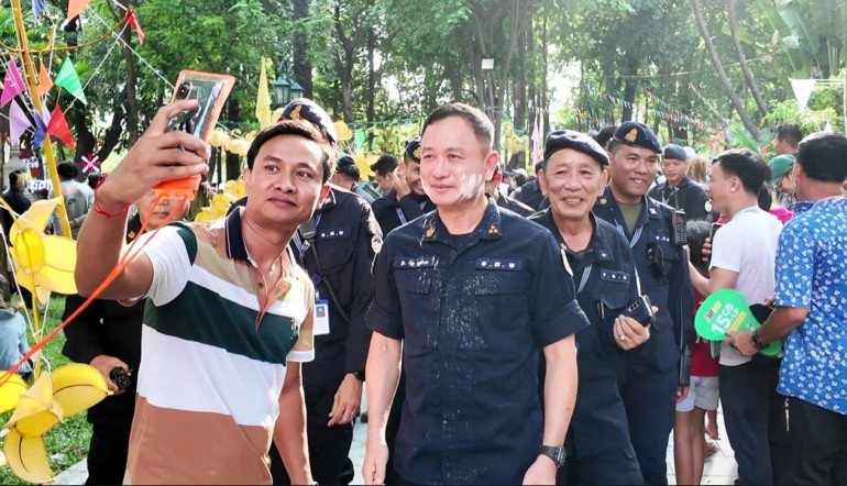 អាវុធហត្ថ​រាជធានី​ភ្នំពេញ បង្ហាញ​សកម្មភាព ចូលរួម​ការពារ​ក្នុង​កម្មវិធី “​សង្ក្រាន្ត​វត្តភ្នំ​” ដោយ​ជោគជ័យ និង​ក្តី​មោទន​!